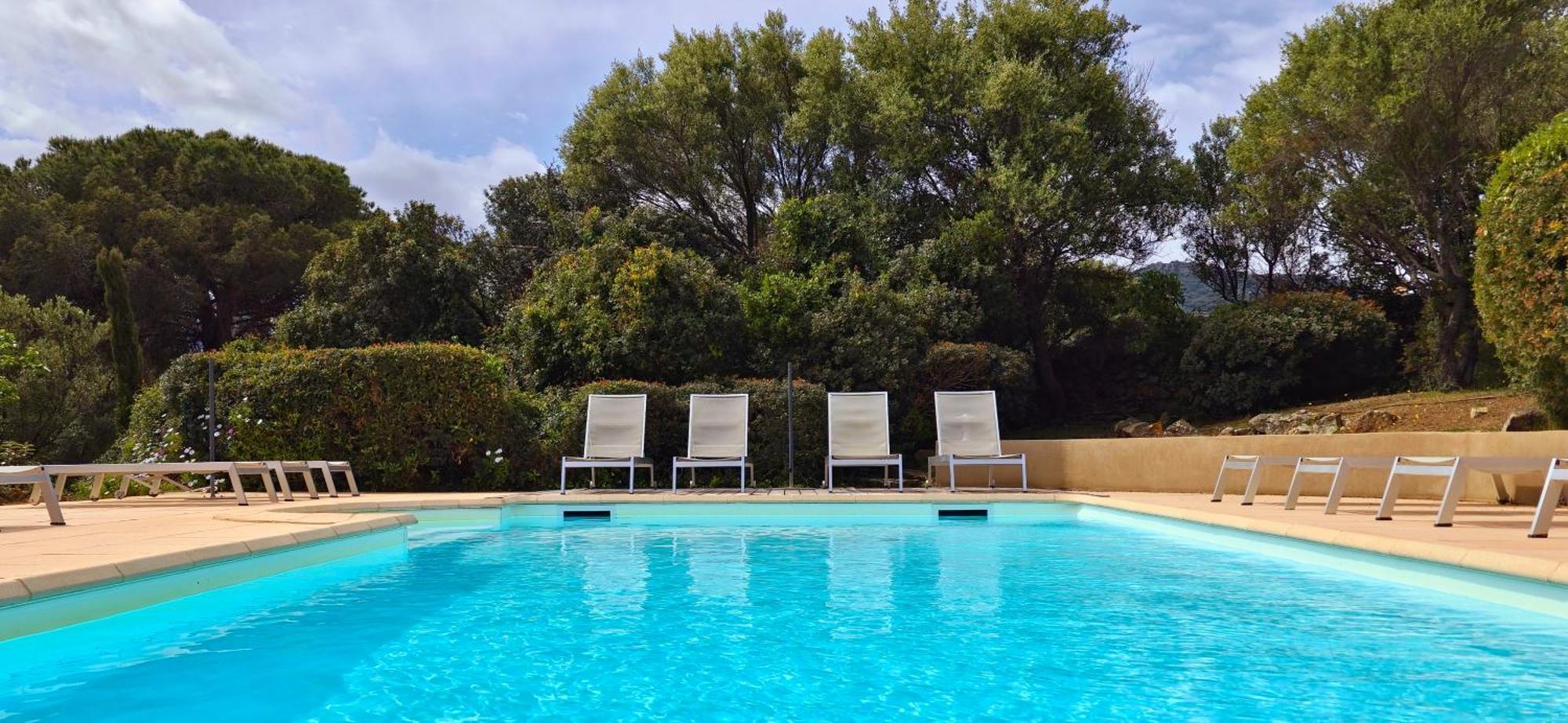 Hotel Cala Di L'Oru L'Ile-Rousse (Corsica) Exterior foto